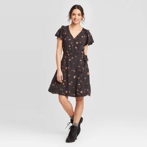 Women’s foral print short sleeve ruffle wrap dress